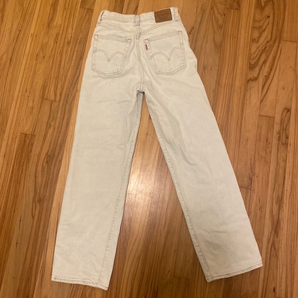Levi’s Ribcage jeans